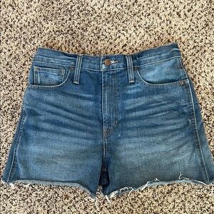 VGUC Madewell The Perfect Jean short. Size 27